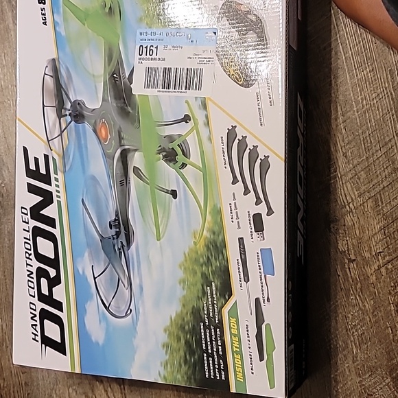 NIB Drone Hand Controlled - Picture 4 of 4
